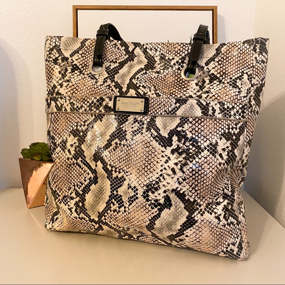 👜Nine West Faux Snakeskin Tote Bag👜